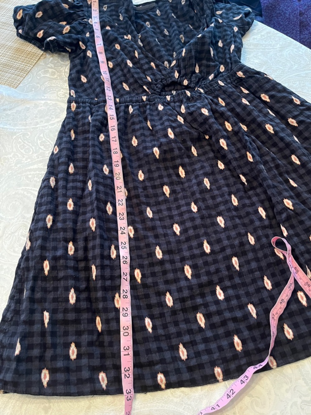 Anthropologie Black Plaid Mini Dress with Pinkish Tan Motifs Medium - Picture 5 of 6